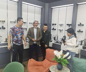 Syrian Clients Visiting Wuhuang Factory