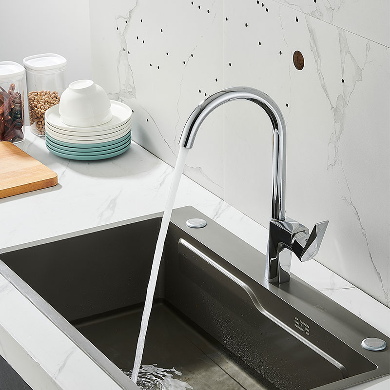 how-to-clean-kitchen-faucet-spray-head